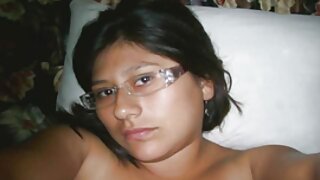 Nicole trong cô ấy sexy và chật đỏ bộ bikini thích một vòi nước trong cô sex trực tuyen ấy ướt âm đạo