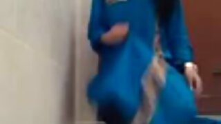 Busty brunette cởi cô ấy áo ngực và quần phim sex thủ dâm online lót đến tắm