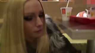 Busty và bootylicious bimbo yêu đến được fucked qua một sex online vụng trộm đám đàn ông