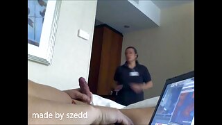 Đẹp vụng về brunette thổi hai dicks trên các đi phimsex oline văng